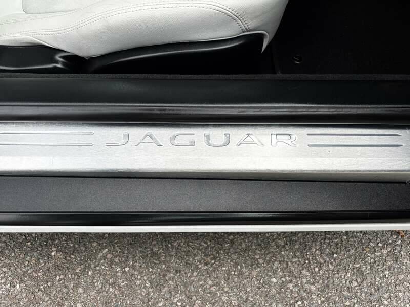 Image 50/50 of Jaguar F-Type (2014)