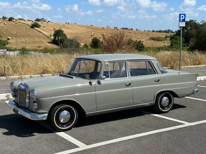 Afbeelding 2/7 van Mercedes-Benz 190 c (1963)