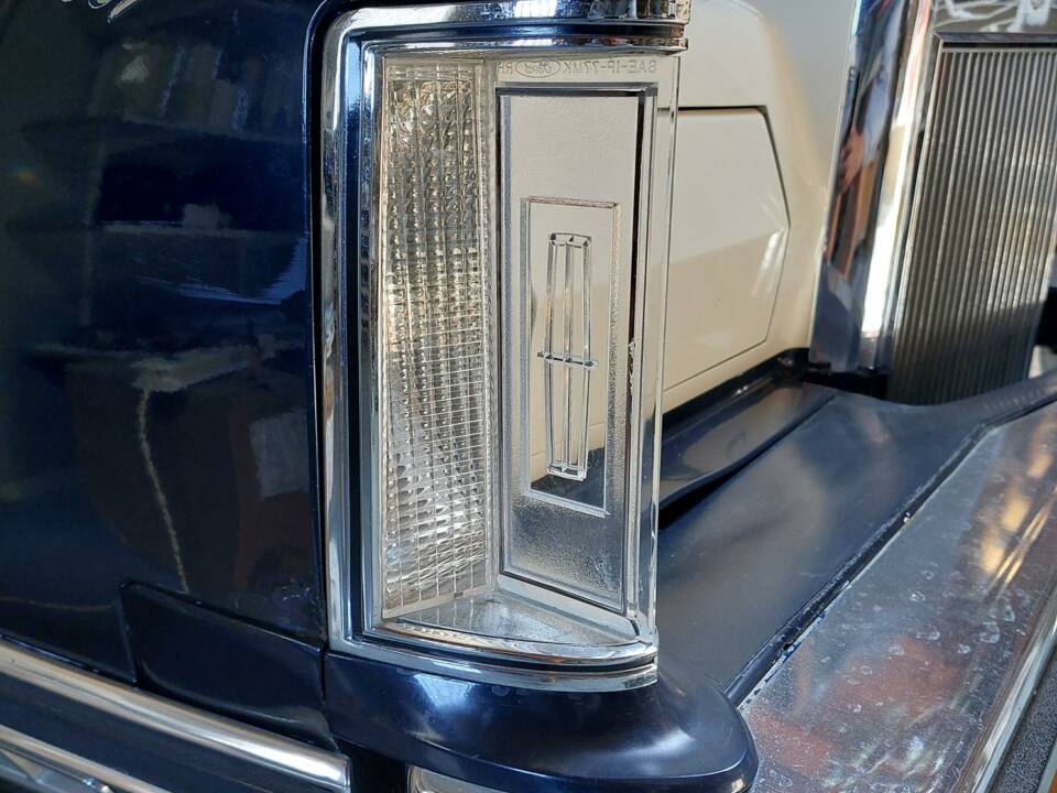 Bild 16/24 von Lincoln Continental Mark V (1979)