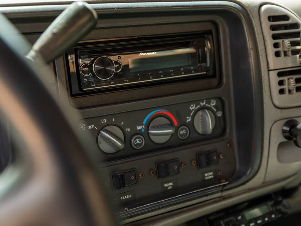 Bild 18/29 von GMC Sierra 2500 (1998)