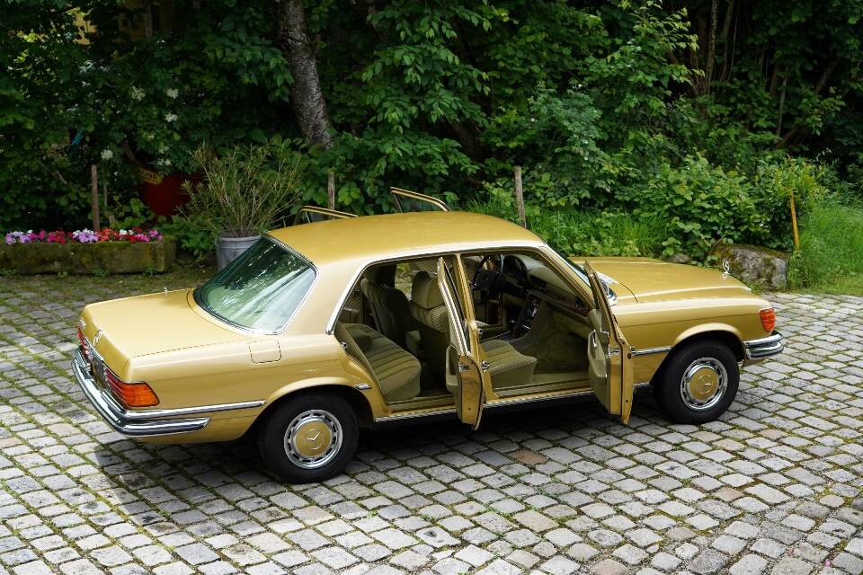 Image 1/19 of Mercedes-Benz 350 SE (1977)