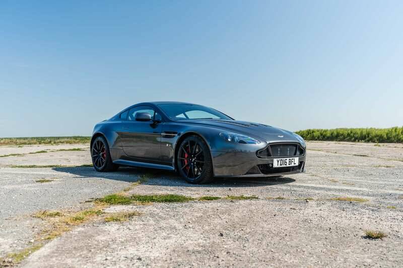 Image 12/50 de Aston Martin V12 Vantage S (2016)