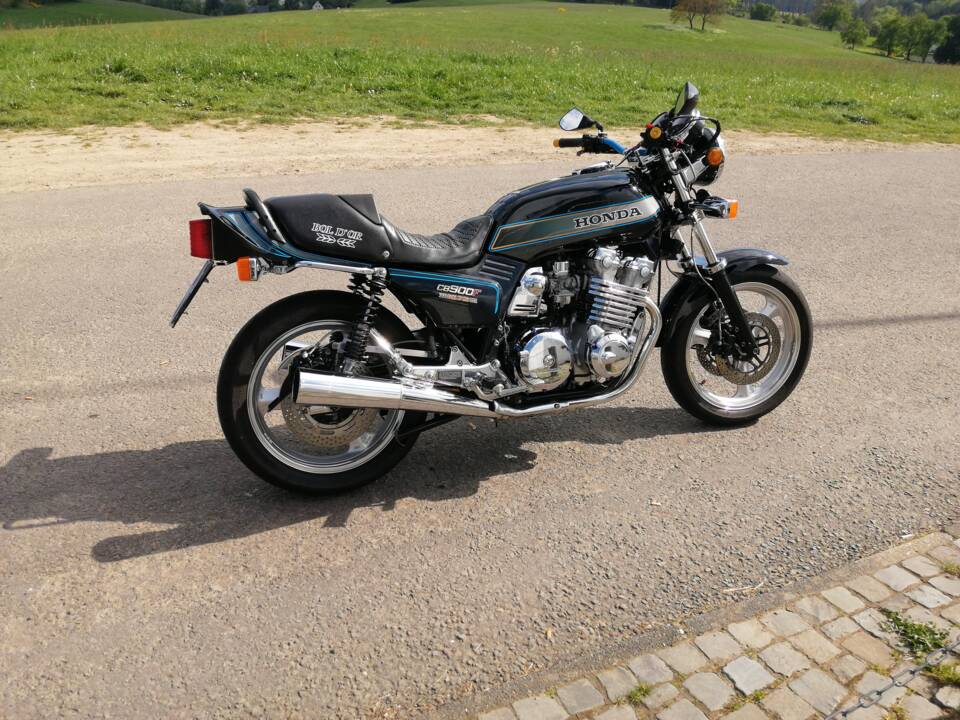 Image 28/54 of Honda CB 900 F Bol d'Or (1979)