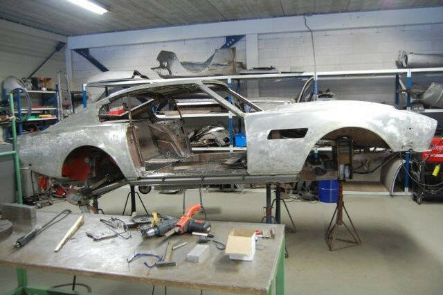 Image 7/50 of Aston Martin V8 (1980)