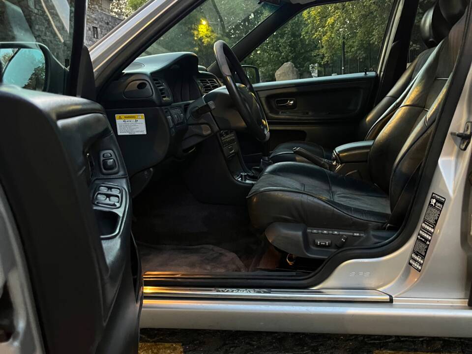 Bild 23/34 von Volvo V70 R AWD (1998)