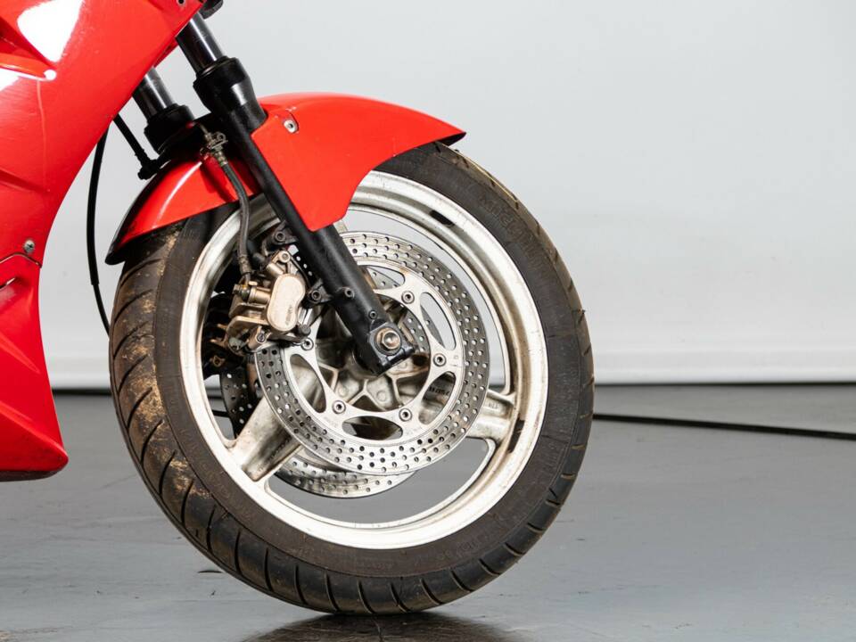 Bild 29/50 von Honda VFR 750R RC 30 (1988)