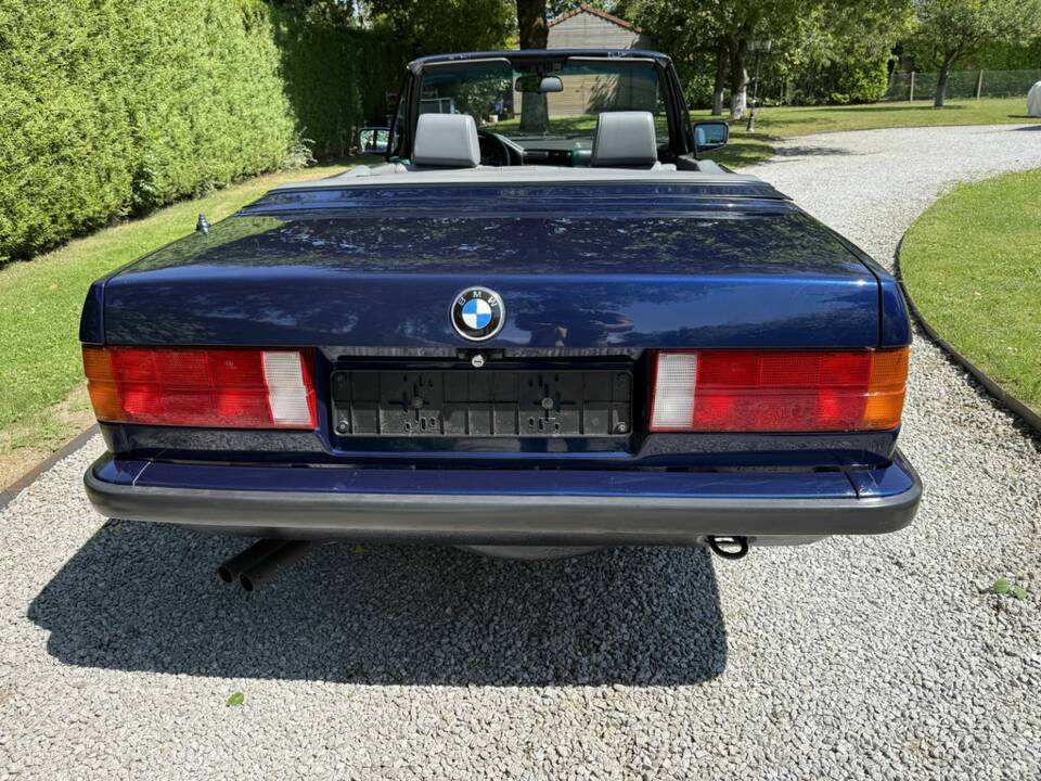 Bild 6/8 von BMW 320i (1991)