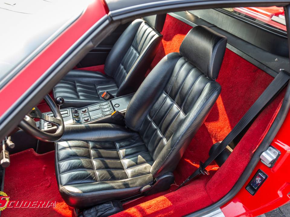 Image 26/49 de Ferrari 208 GTS Turbo (1989)