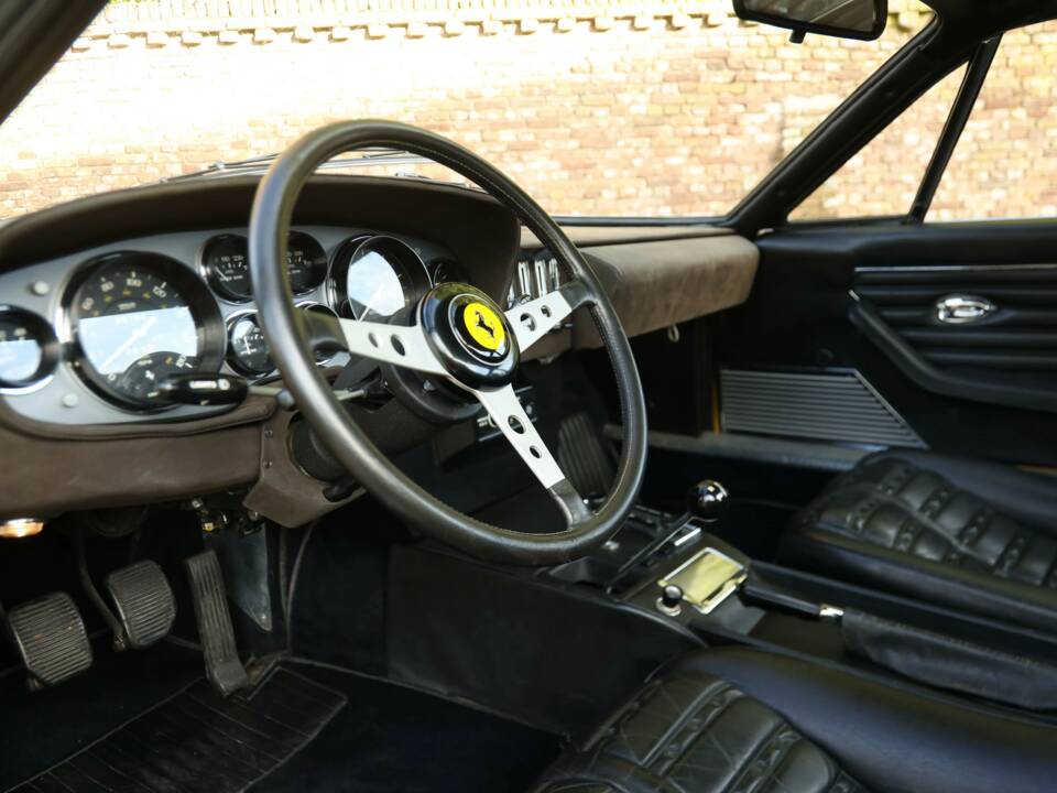 Image 3/50 of Ferrari 365 GTB/4 Daytona (1973)