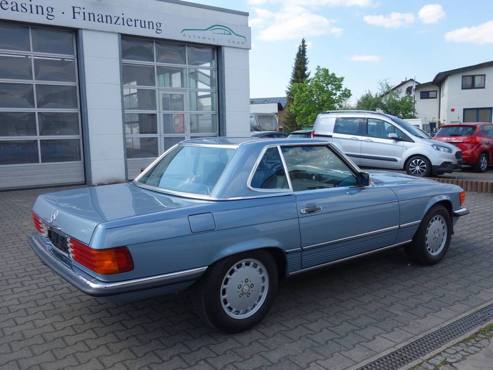 Image 32/35 of Mercedes-Benz 560 SL (1987)