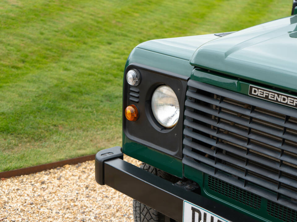 Bild 13/50 von Land Rover Defender 90 Td5 (2006)