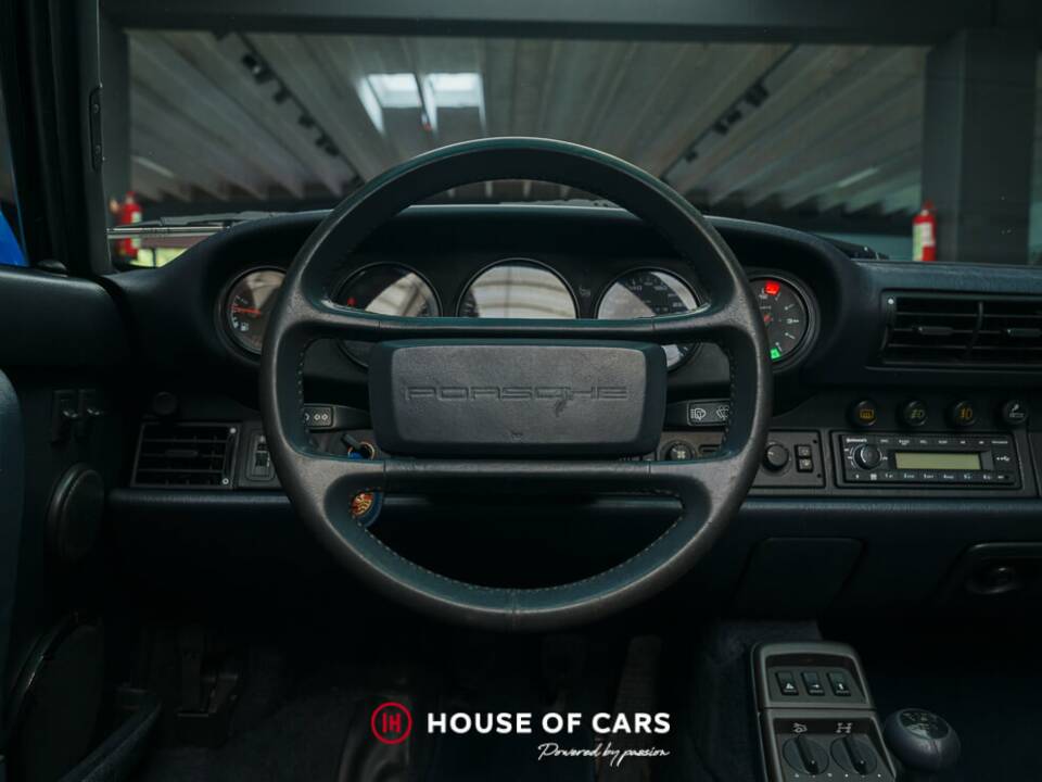 Image 18/25 of Porsche 911 Carrera 4 (1992)