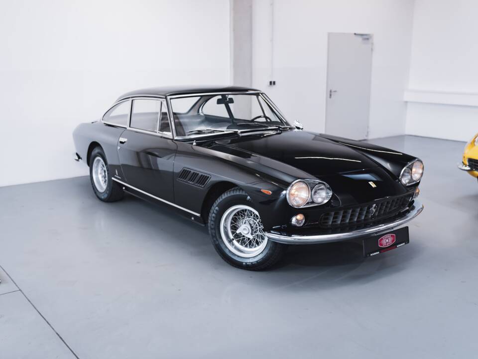 Image 31/100 of Ferrari 330 GT 2+2 (1965)