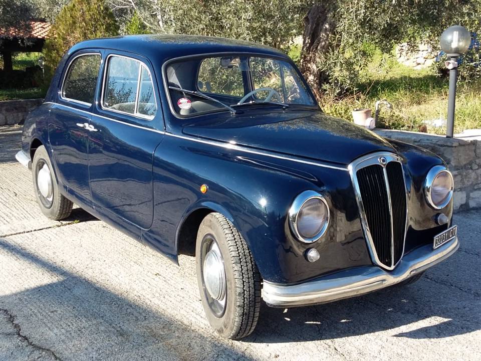 Image 4/8 de Lancia Appia C10 (1955)
