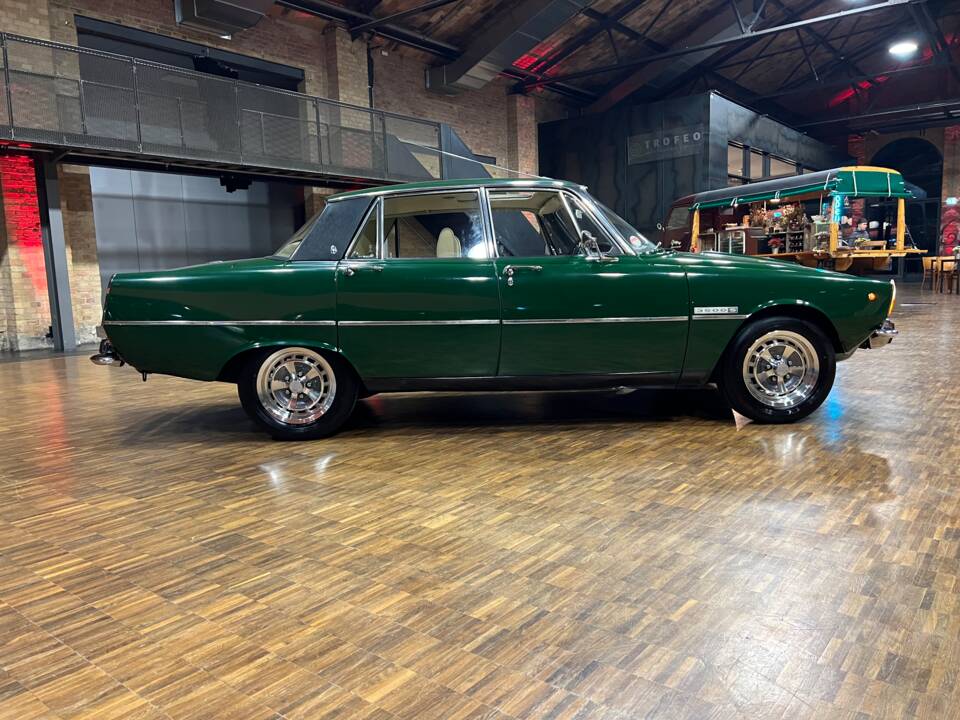 Image 7/28 of Rover 3500 S (1974)