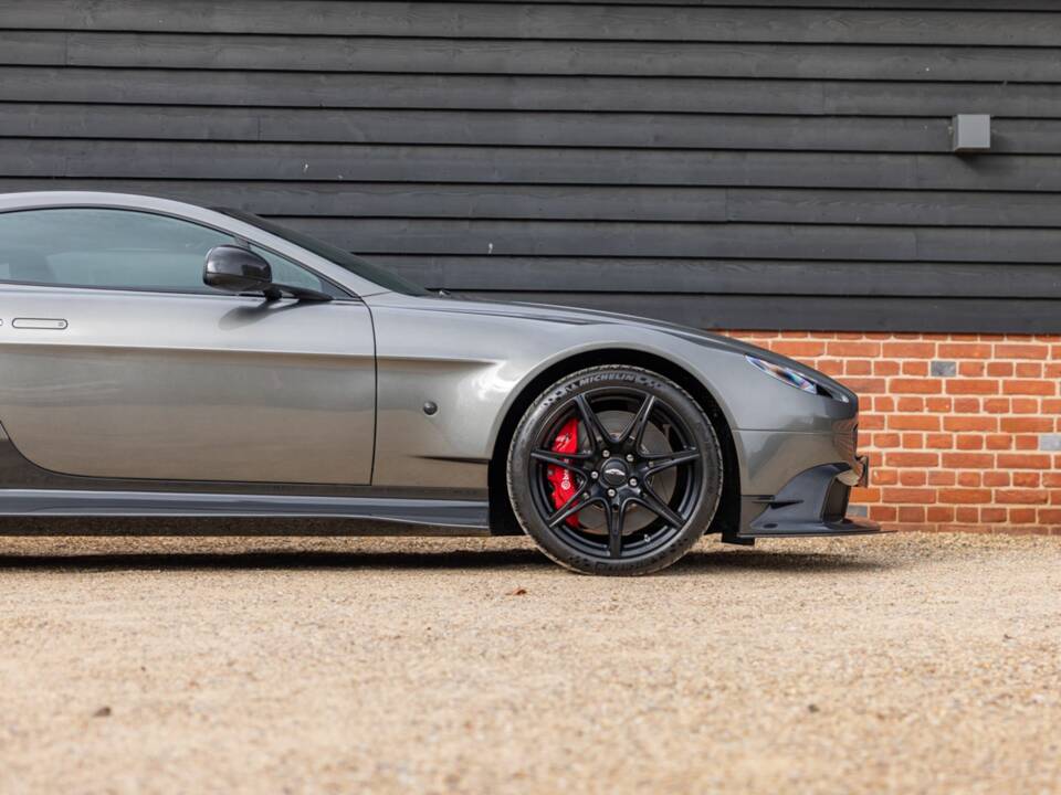 Imagen 20/50 de Aston Martin Vantage GT8 (2017)