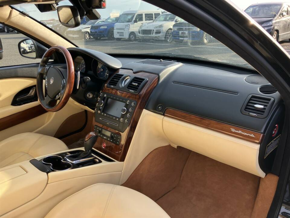 Image 22/46 of Maserati Quattroporte S 4.7 (2010)