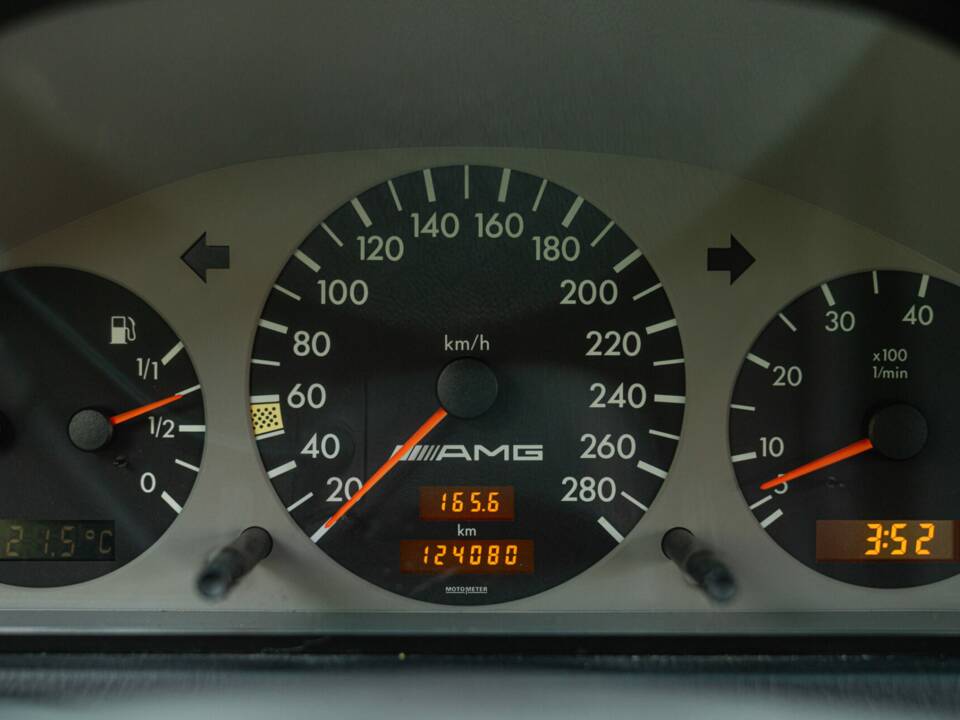 Image 48/50 of Mercedes-Benz C 36 AMG (1995)
