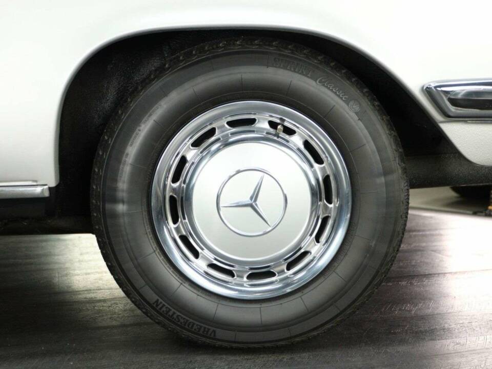 Afbeelding 28/30 van Mercedes-Benz 280 CE (1973)