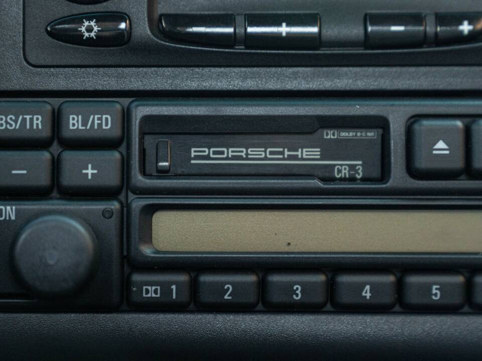 Image 45/50 of Porsche Boxster (1997)