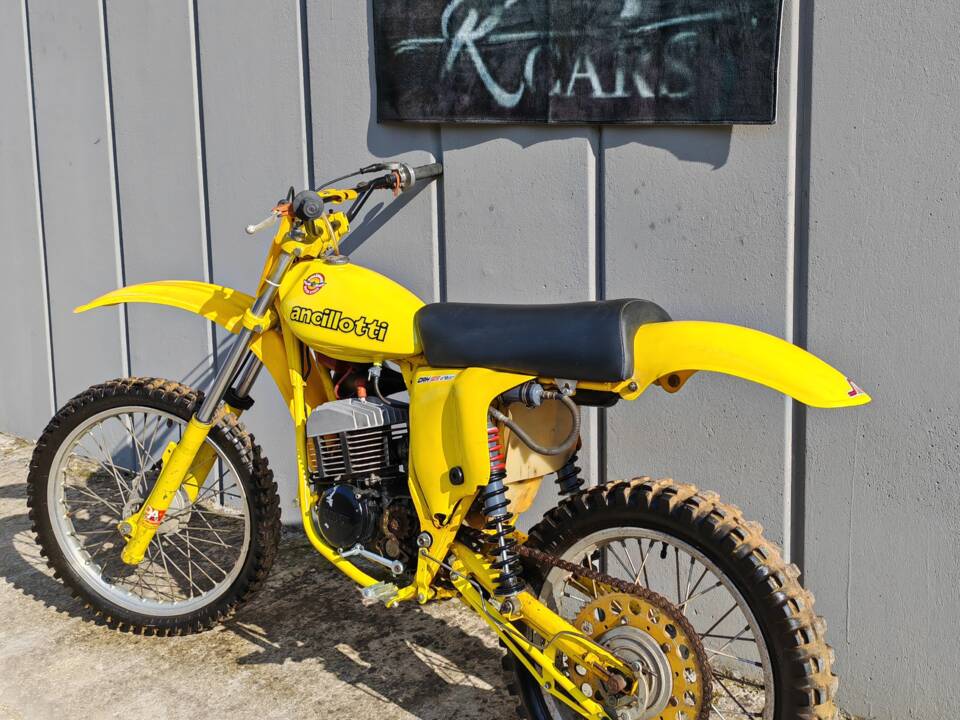 Image 5/6 of Ancillotti CRH Hiro 125 (1978)