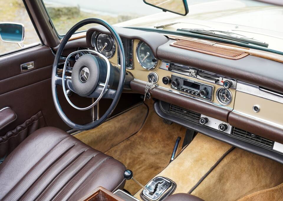 Image 50/56 de Mercedes-Benz 280 SL (1970)
