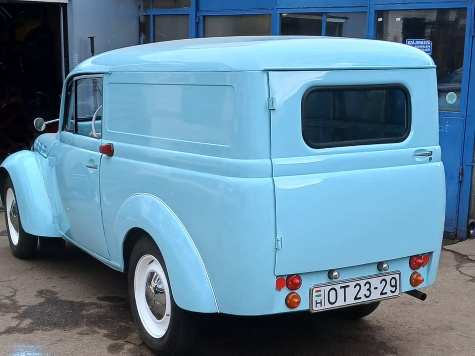 Image 4/5 of Renault Juvaquatre (1956)