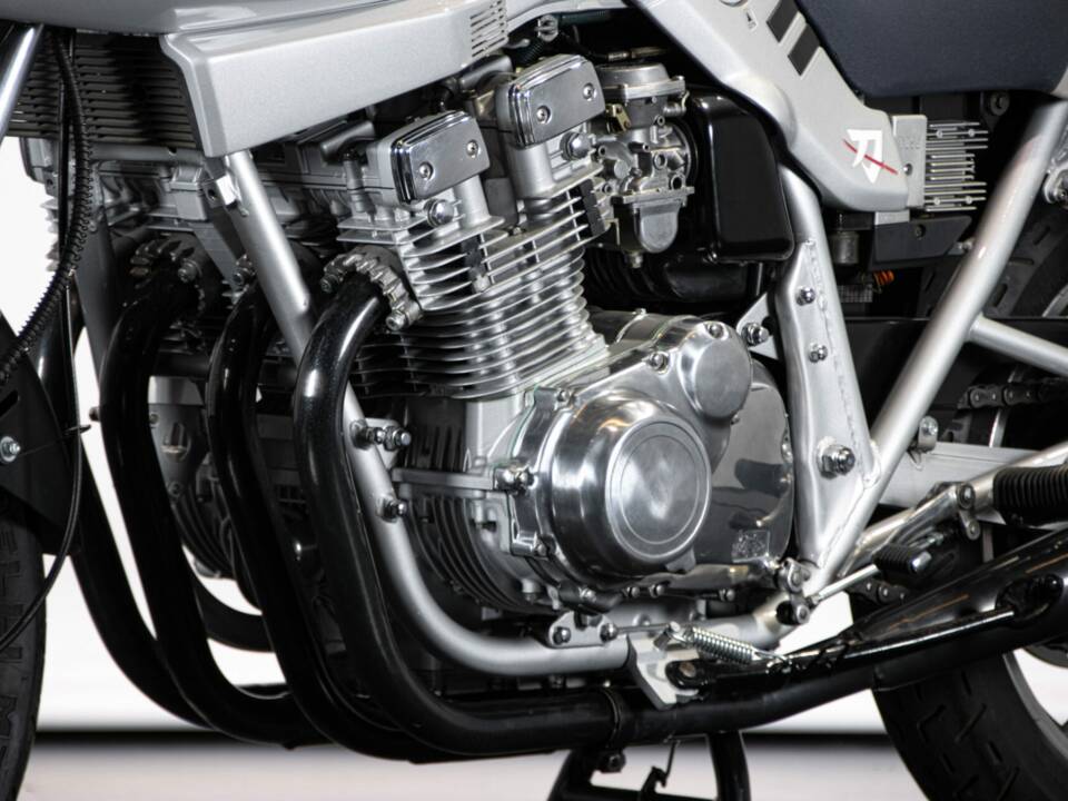 Immagine 37/50 di Suzuki GSX 750S Katana (1982)