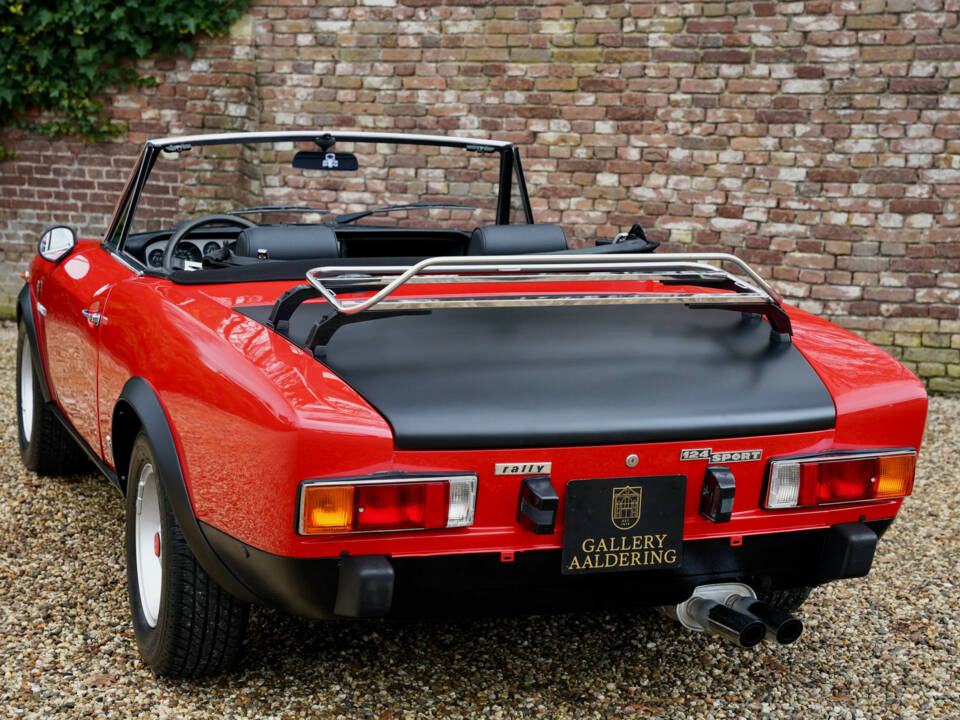 Imagen 31/50 de FIAT 124 Sport Spider (1973)