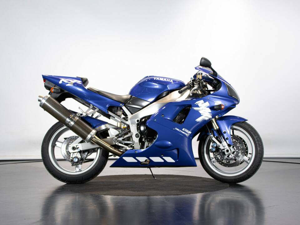 Immagine 5/50 di Yamaha YZF 1000 R1 (1998)