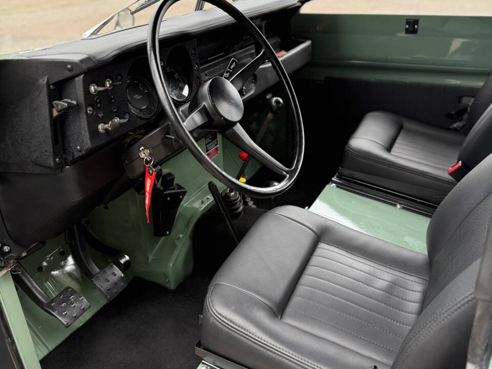Image 10/20 of Land Rover 88 (1977)