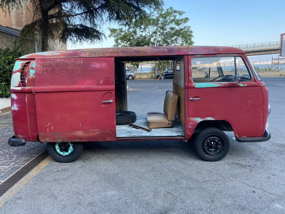 Image 17/64 of Volkswagen T2a Kastenwagen (1969)