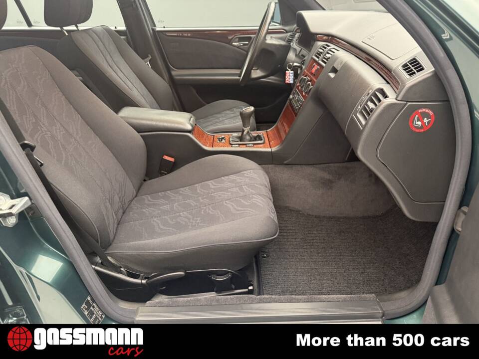 Imagen 14/15 de Mercedes-Benz E 220 Diesel (1997)