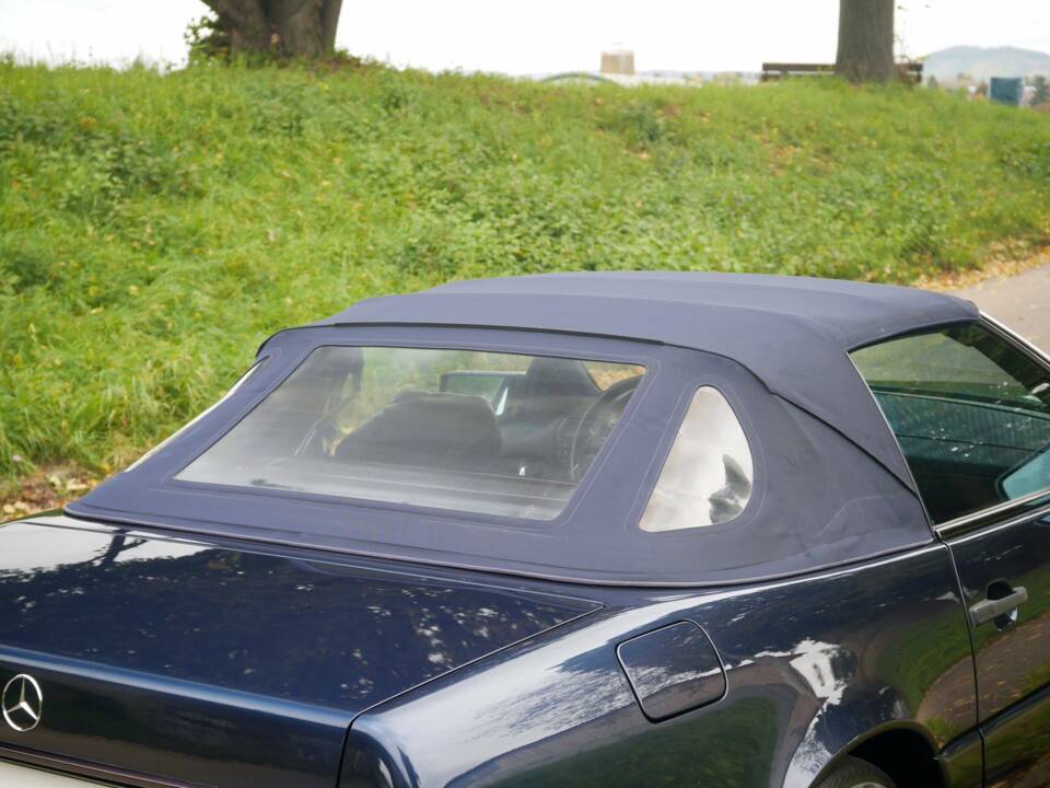 Image 9/35 de Mercedes-Benz SL 320 (1996)