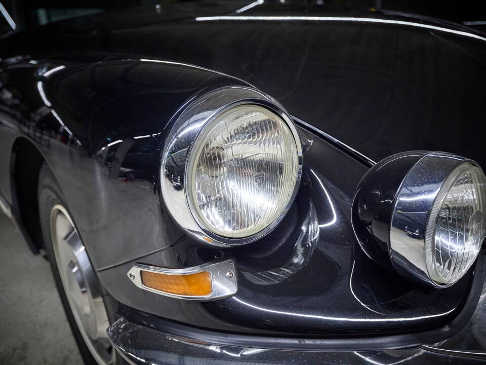 Image 33/97 of Citroën DS 20 Chapron (1972)