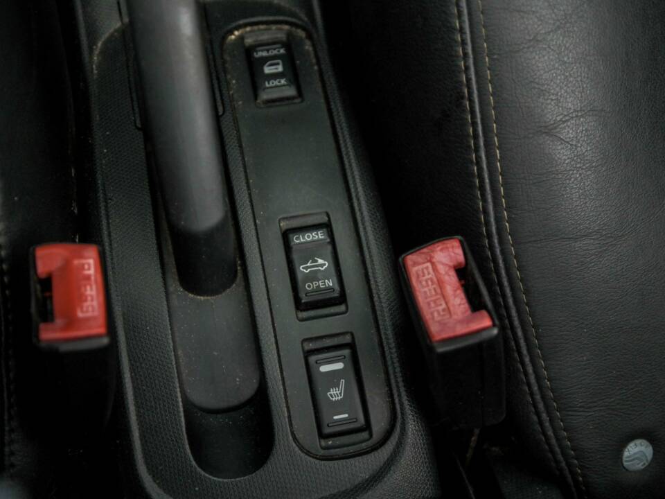 Image 33/47 of Nissan Micra C+C 1.6 (2008)