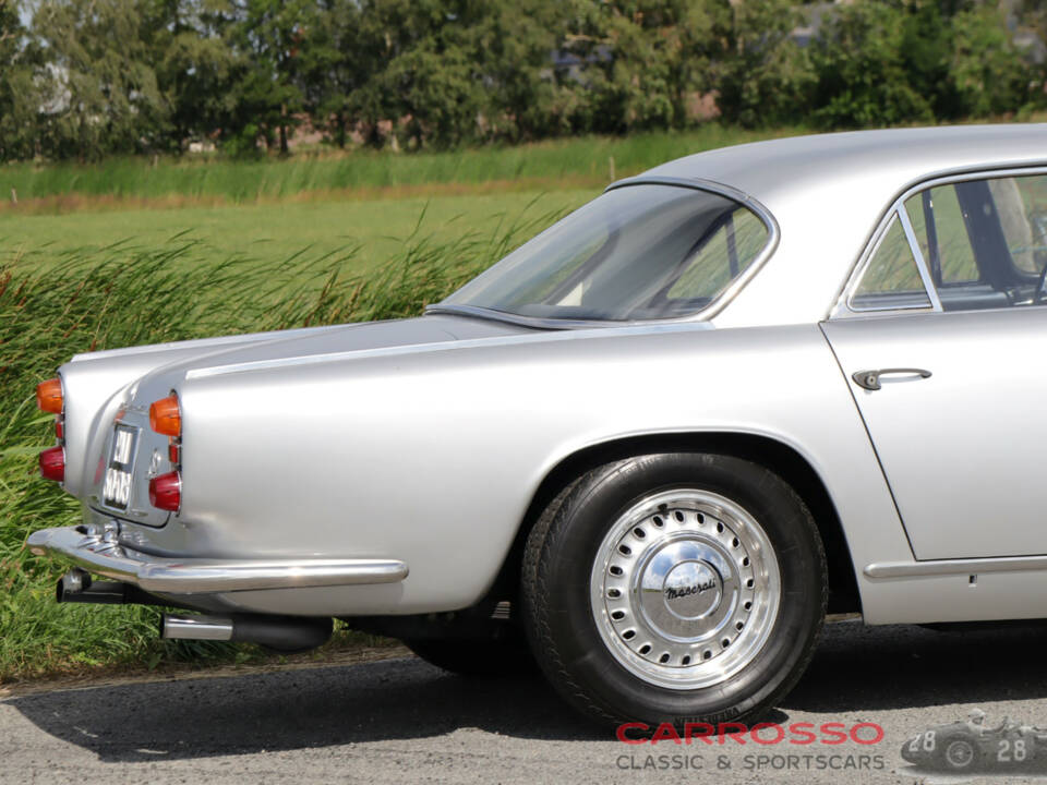 Bild 37/50 von Maserati 3500 GTI Touring (1962)