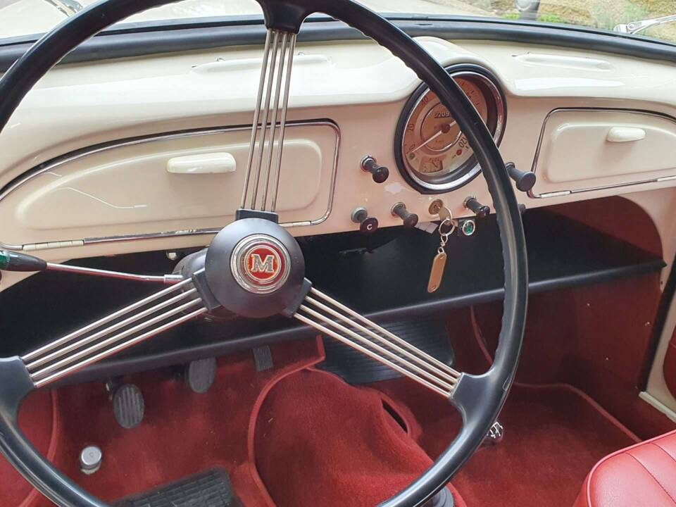 Image 28/66 of Morris Minor 1000 Tourer (1961)