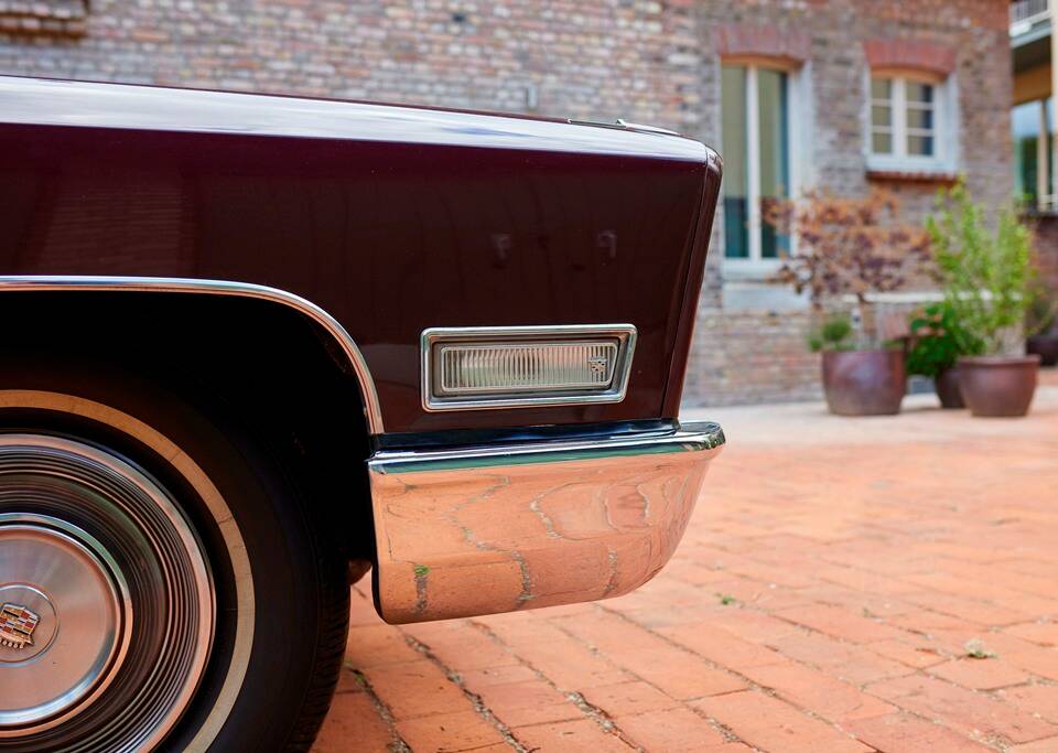 Bild 65/200 von Cadillac Coupe DeVille (1968)