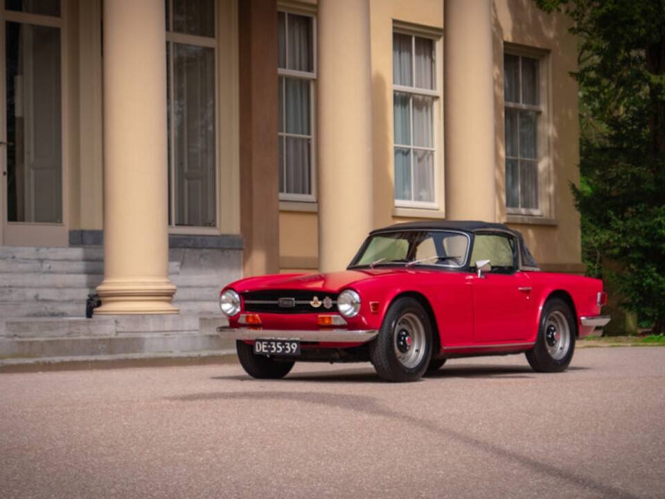 Bild 46/47 von Triumph TR 6 PI (1969)