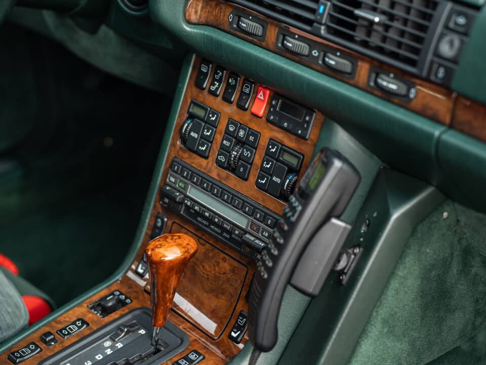 Image 35/54 of Mercedes-Benz 500 SEL (1992)