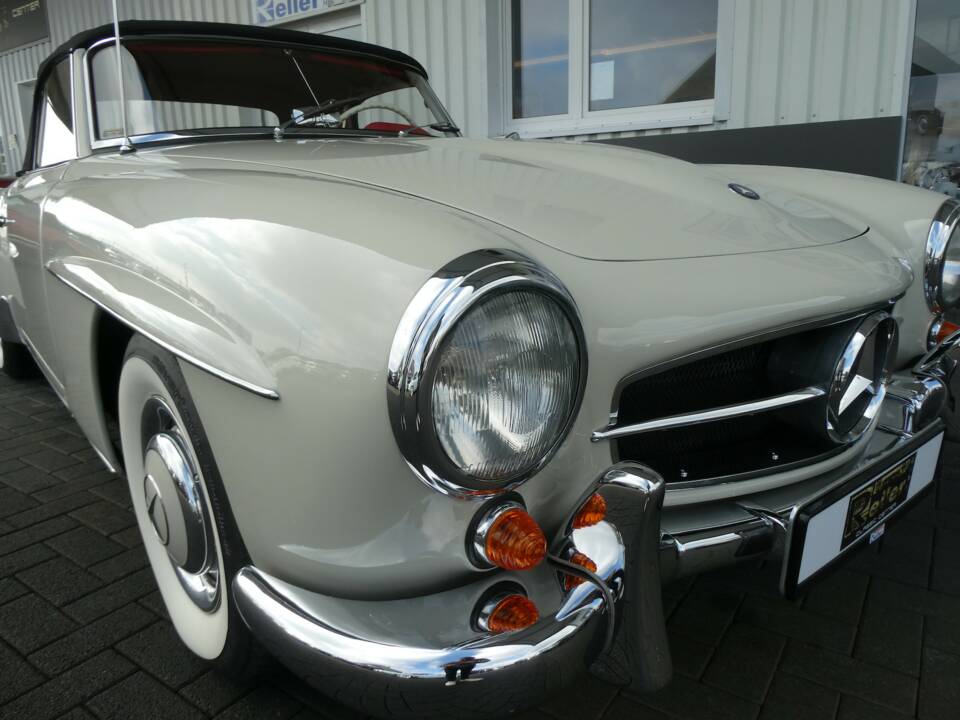 Image 21/27 of Mercedes-Benz 190 SL (1961)