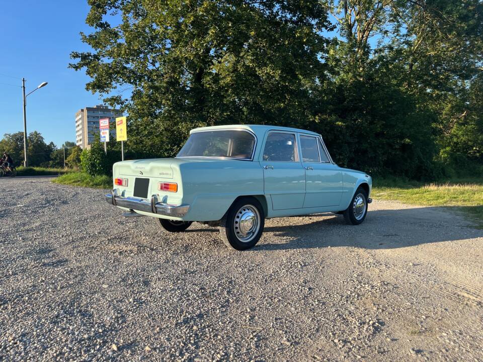 Image 12/70 de Alfa Romeo Giulia 1300 TI (1967)