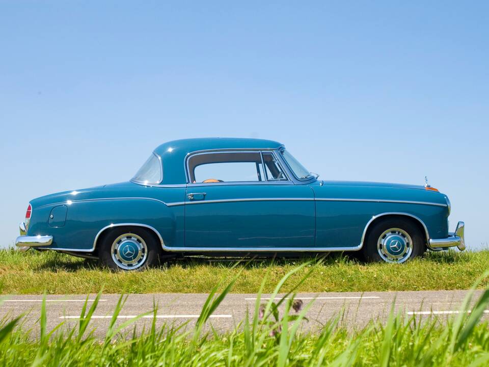 Afbeelding 3/16 van Mercedes-Benz 220 SE (1960)