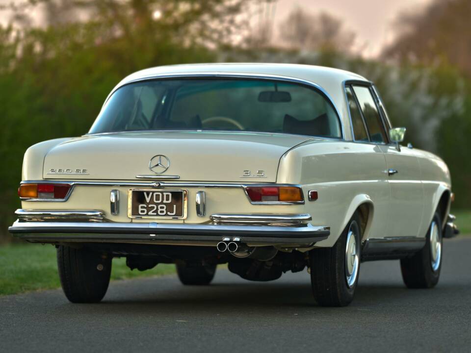Image 10/50 of Mercedes-Benz 280 SE 3,5 (1971)