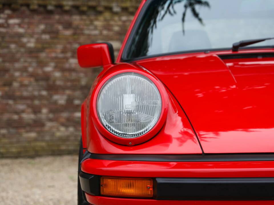Image 25/50 of Porsche 911 Carrera 3.2 (1988)