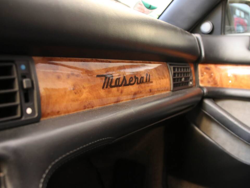 Bild 22/35 von Maserati Spyder (1991)