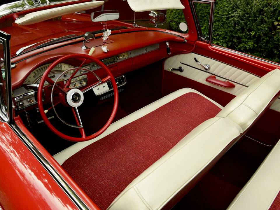 Immagine 28/50 di Ford Fairlane 500 Skyliner (1958)