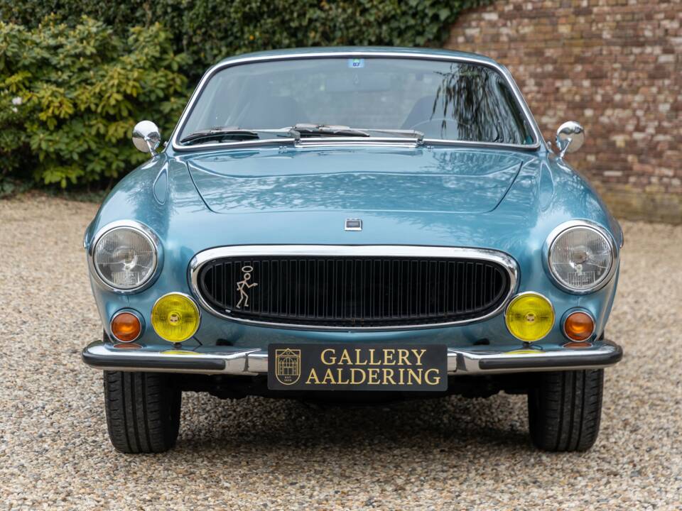 Image 46/50 of Volvo 1800 ES (1972)