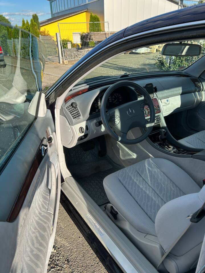 Bild 9/12 von Mercedes-Benz CLK 200 Kompressor (2001)